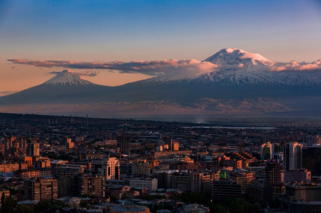 Vista de la ciudad al amanecer